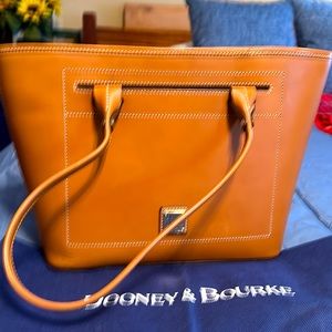 Dooney & Bourk tan satchel